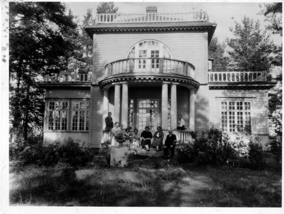 собств.дом Юлии Крафт, дача семьи Хукари в 1930е.jpg