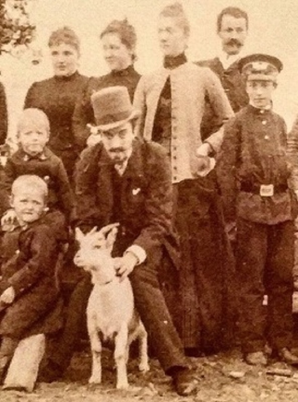 Марсеру с женой на дача Бенуа 1886..jpg