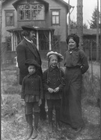 pnt_Yu_Repin_family_1910