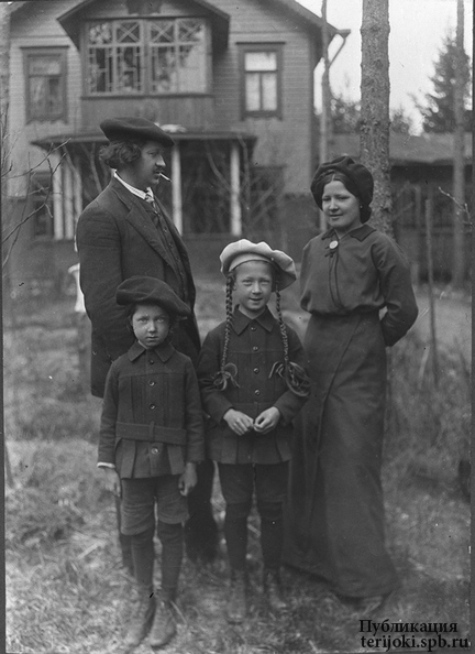 pnt_Yu_Repin_family_1910.jpg
