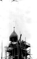 Неудачная попытка установки купола на православную церковь. 1985 г. 