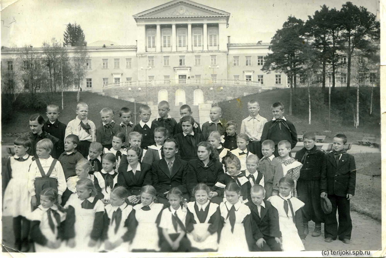 school_445_1957.jpg
