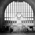 9. "Выборг внутри" - главный зал вокзала, фото начала 1920-х г.г.
