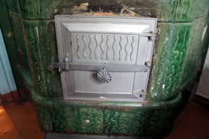 Изразцовая печь в доме  б.  дачной местности "Танино" в Рощино