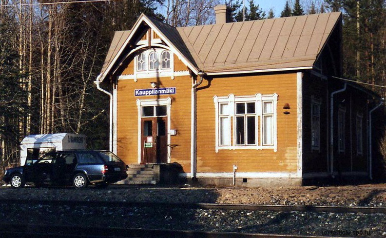 Kauppilanmaki_railway_station.jpg
