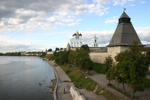 Власьевская башня Псковского кремля (XIV в.)-2