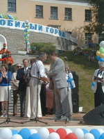 Мэр Зеленогорска получает диплом от ассоциации курортных городов Рос