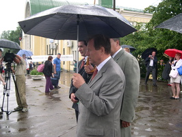 2. Гостей встречал глава Курортного района В .К. Борисов.