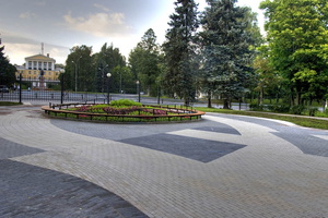 Центральный вход в парк полностью реконструирован. 18 июля 2007 г.