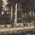 Sakkijarvi-02: Памятник у кирки Сяккиярви в память утонувших школьников в Мухулахти