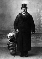 Й.Грёнроос-ст. и пес Феликс, 1903 г.
