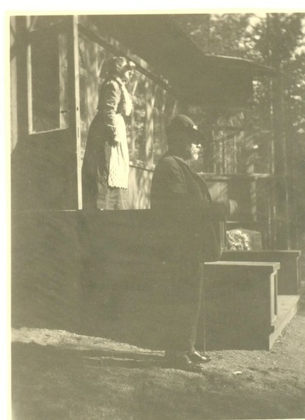 Иван и Ксения Крючковы в Уусикиркко, июнь 1906 г..jpg