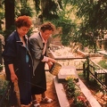 Мэри Костилайнен и Софа на могиле Муравьева Василия Петровича