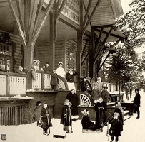 Дети из санатория Колачевских на прогулке. 1911 год