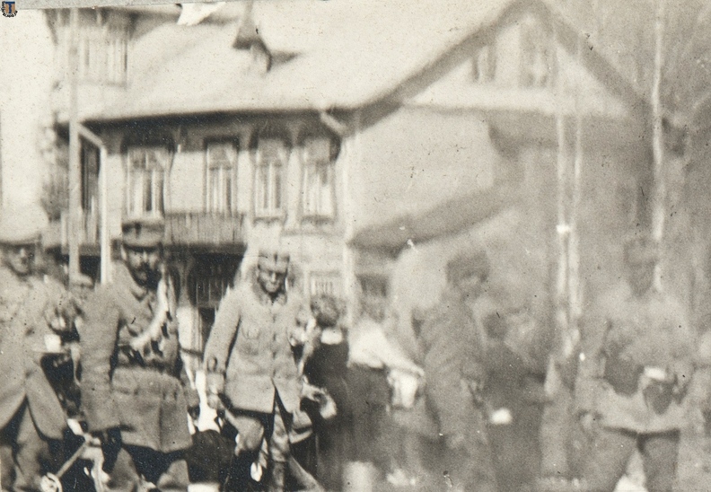 дом Салмелы угловой 1918г. балкон.jpg