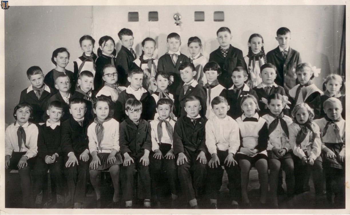 Первый ученики Раисы Сергеевны Рисковой в 450 школе, 3 класс, 1967-1968 учебный год